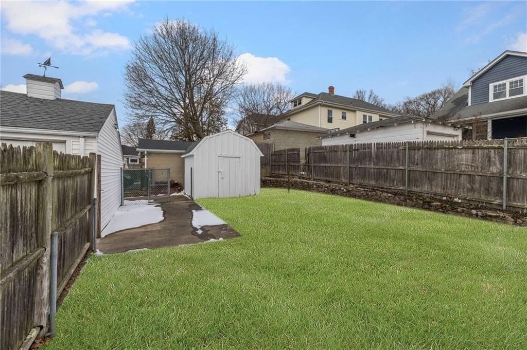 33 Moorland Ave - Photo 3 of 22