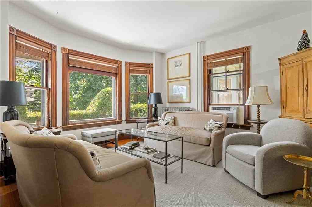 14 Greenough Pl Unit A - Photo 3 of 24