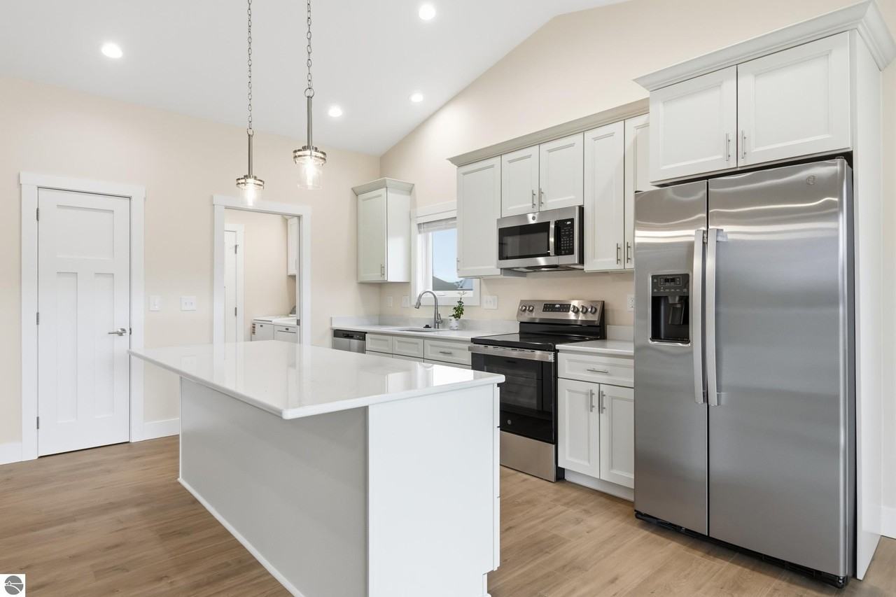 4499 La Marche Cir - Photo 5 of 25