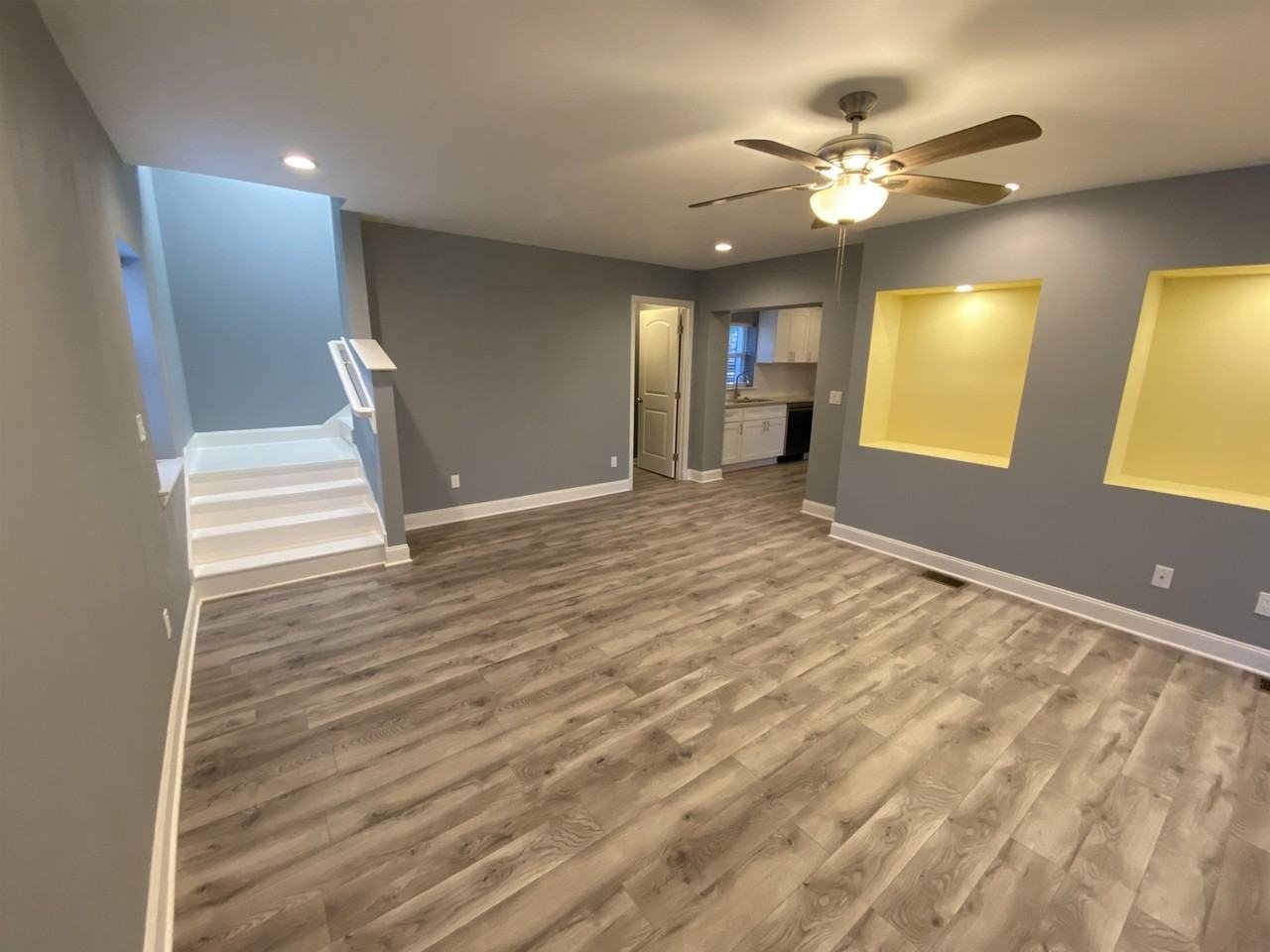 2062 Hollywood Dr - Photo 4 of 25