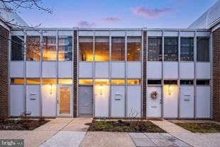 302 N St Sw Unit 302 - Photo 1 of 1