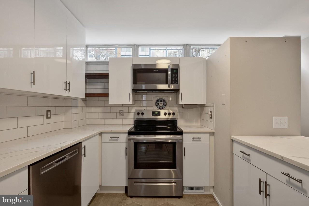 302 N St Sw Unit 302 - Photo 7 of 50