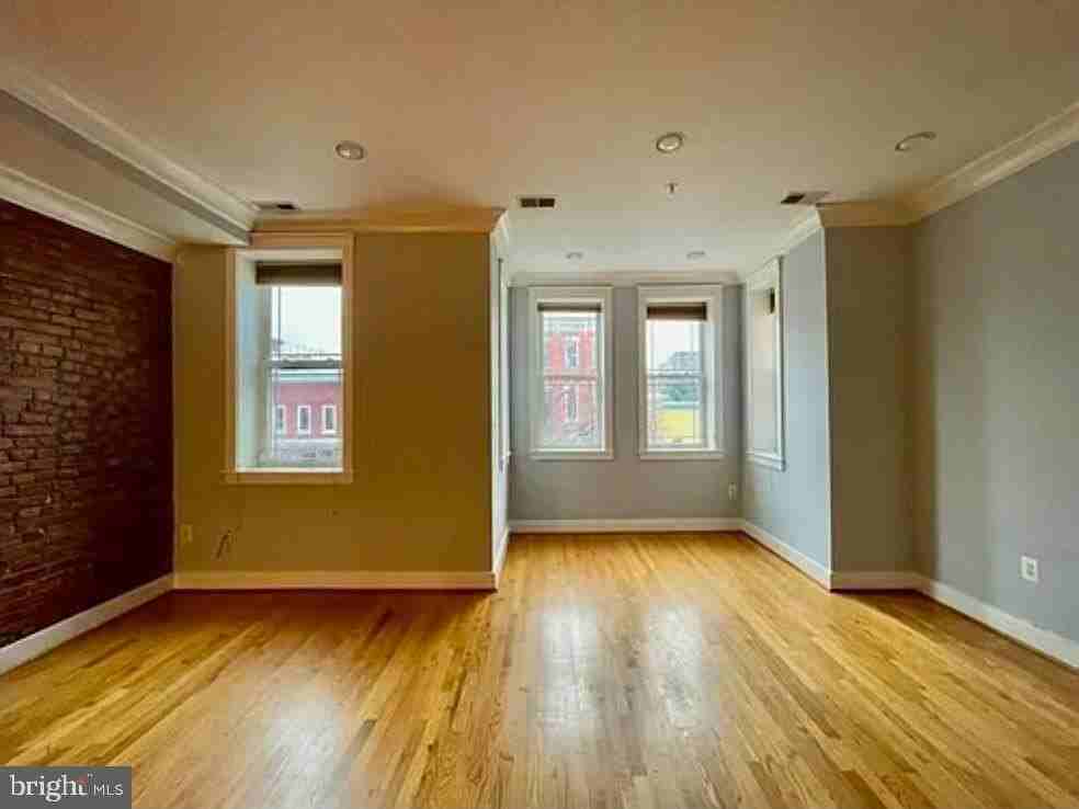 1408 10th St Nw Apt 201 - Photo 2 of 5