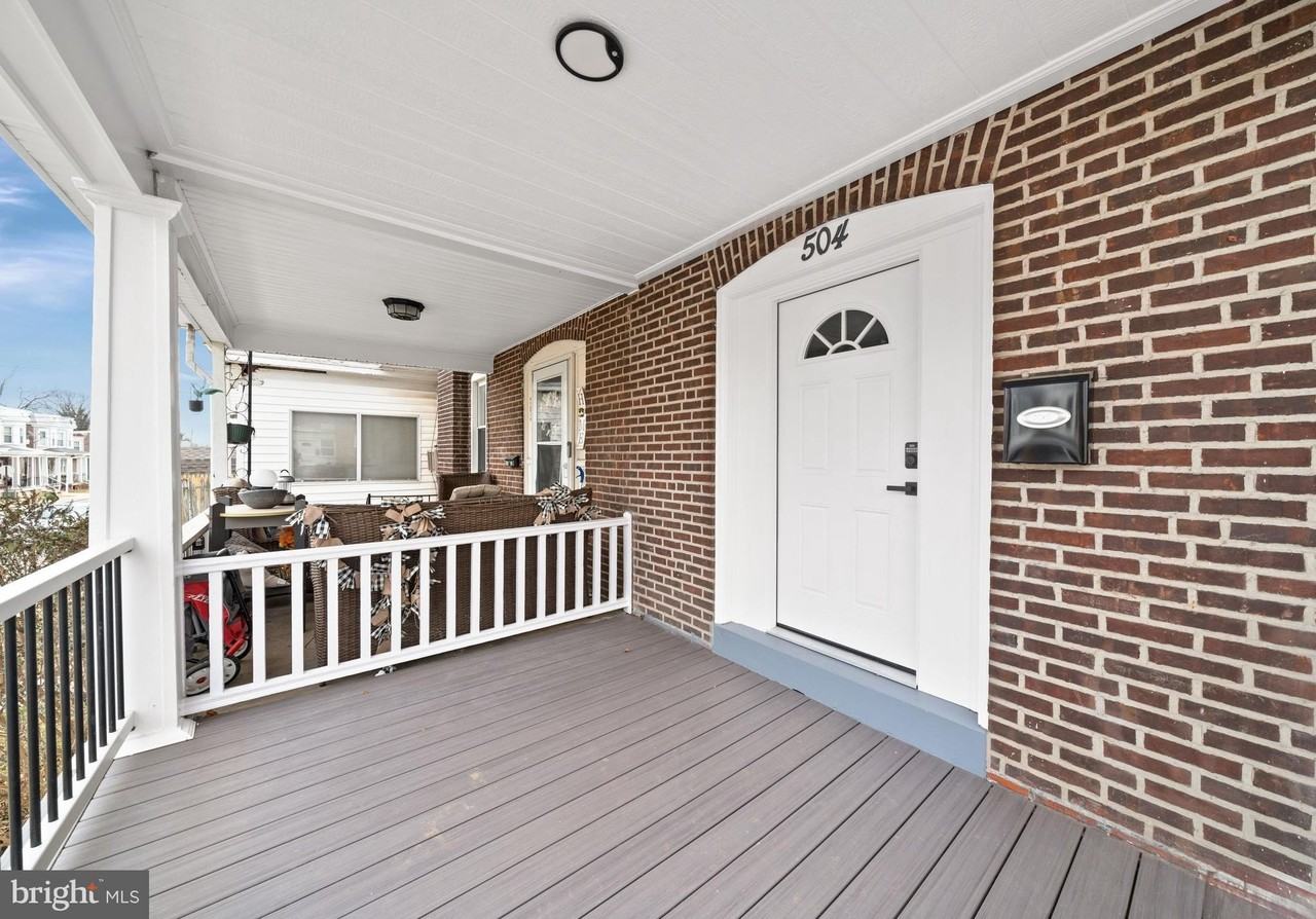 504 W 26th St - Photo 3 of 23