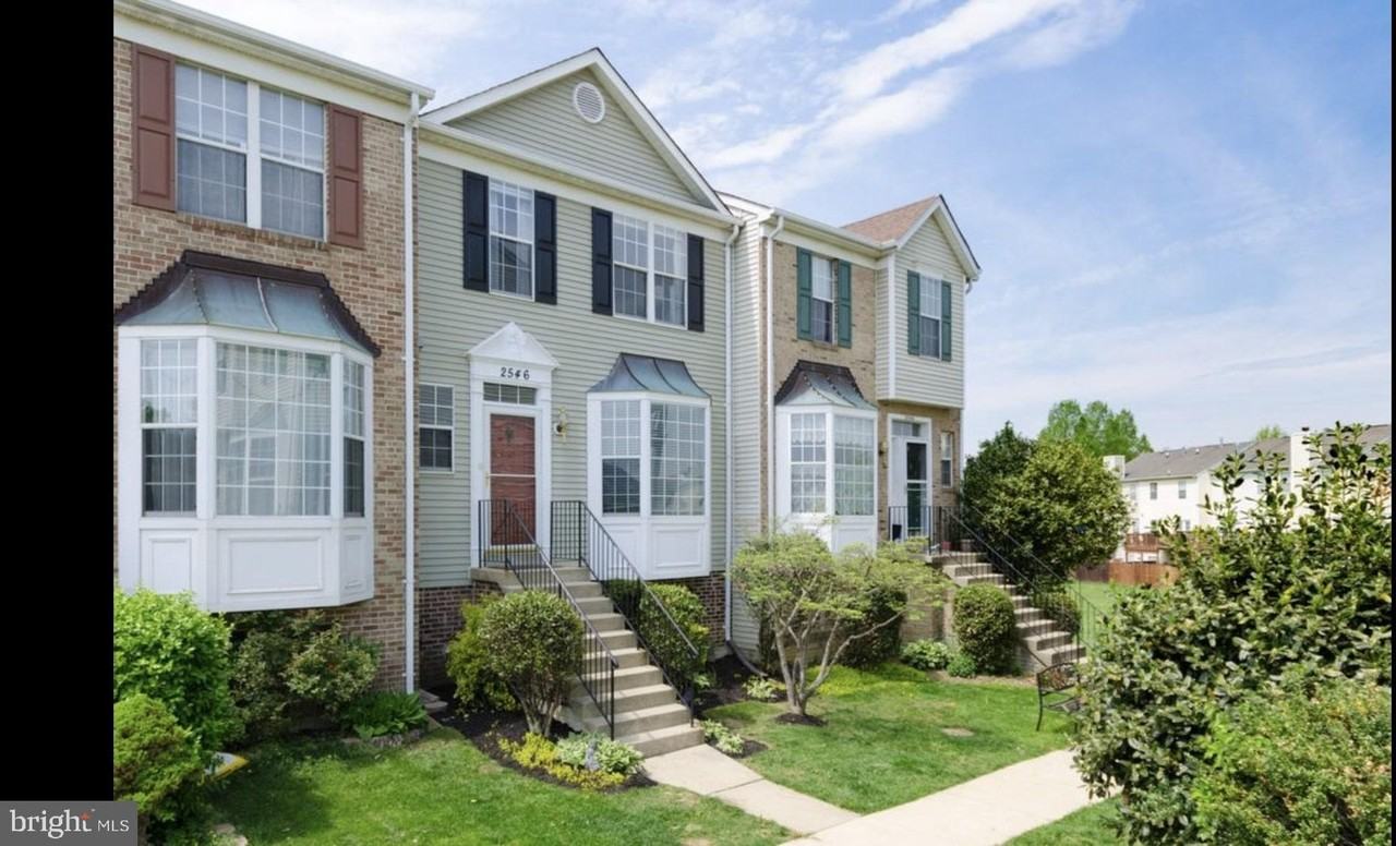 2546 Selkirk Ct - Photo 2 of 24