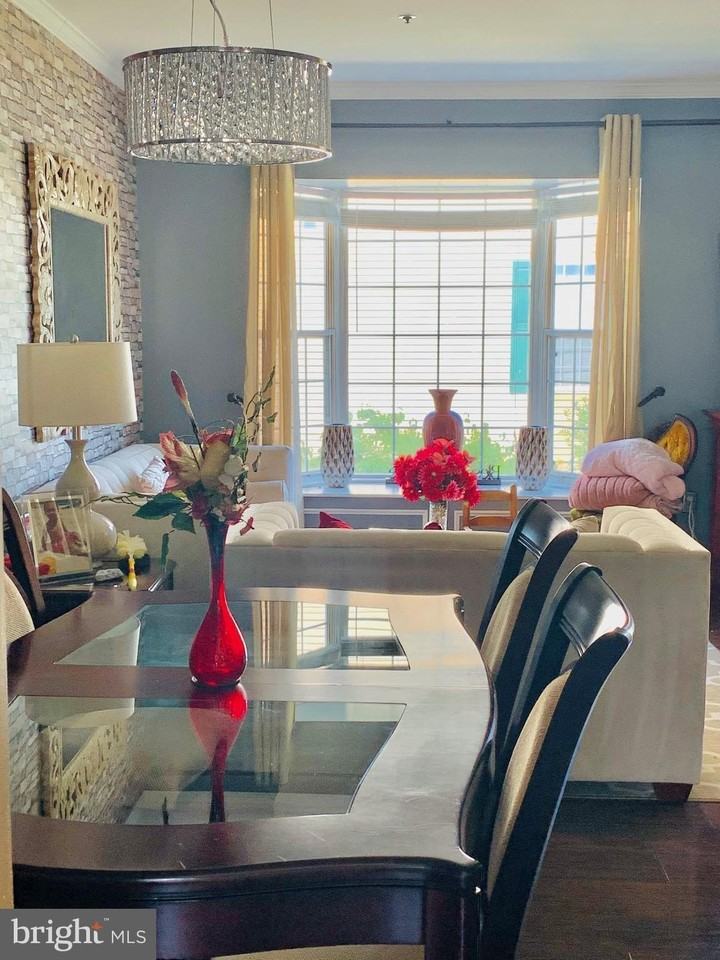 2546 Selkirk Ct - Photo 6 of 24