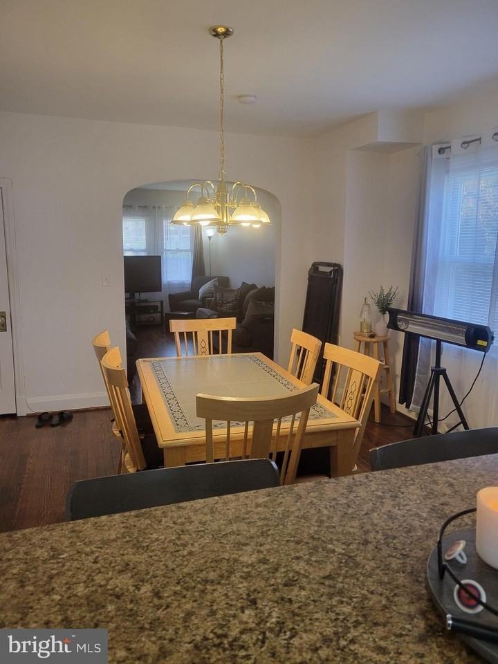 3718 Woodridge Rd - Photo 5 of 17