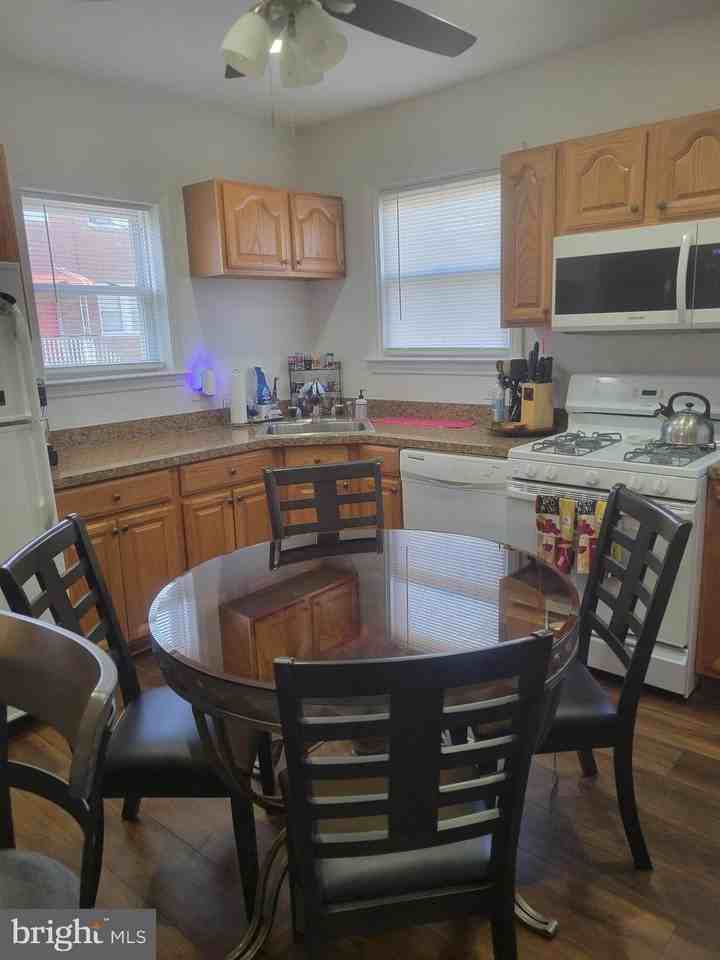 3718 Woodridge Rd - Photo 7 of 17