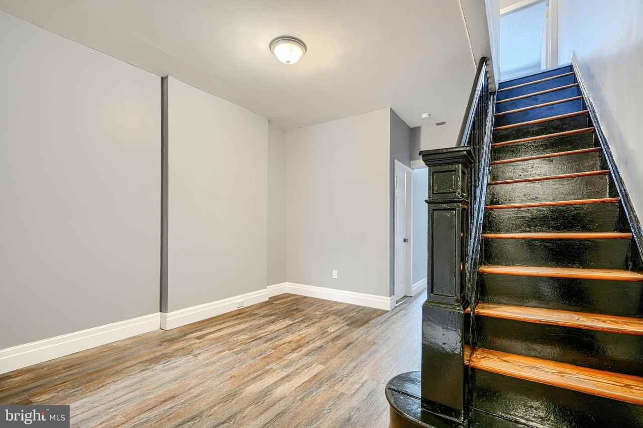 2533 W Lombard St - Photo 7 of 40