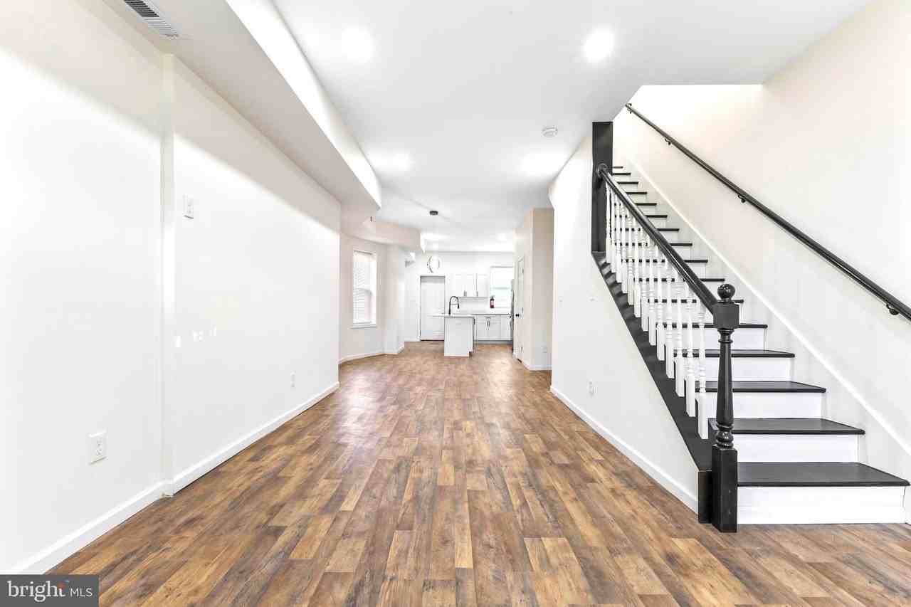 3324 Edmondson Ave - Photo 4 of 33