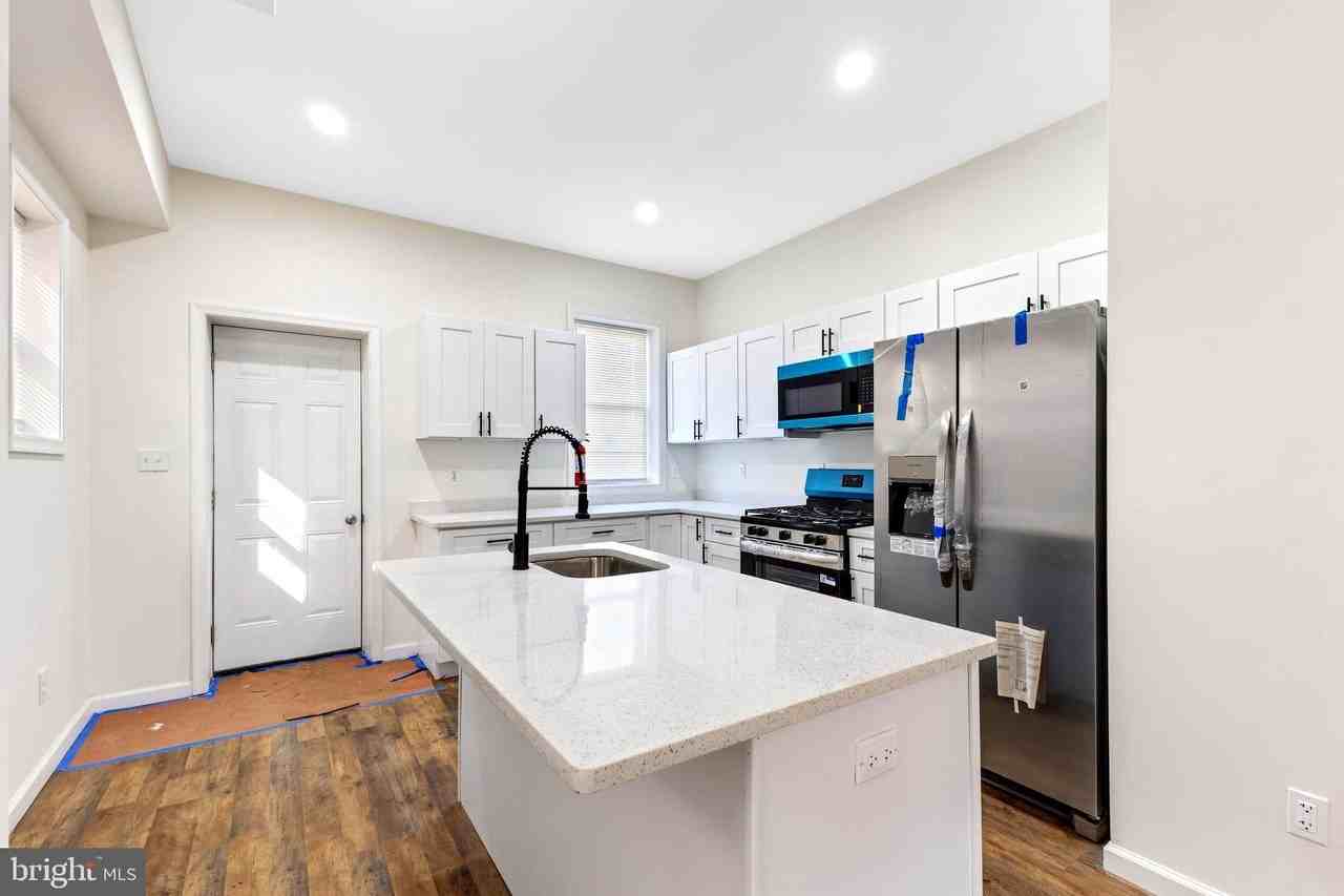 3324 Edmondson Ave - Photo 7 of 33