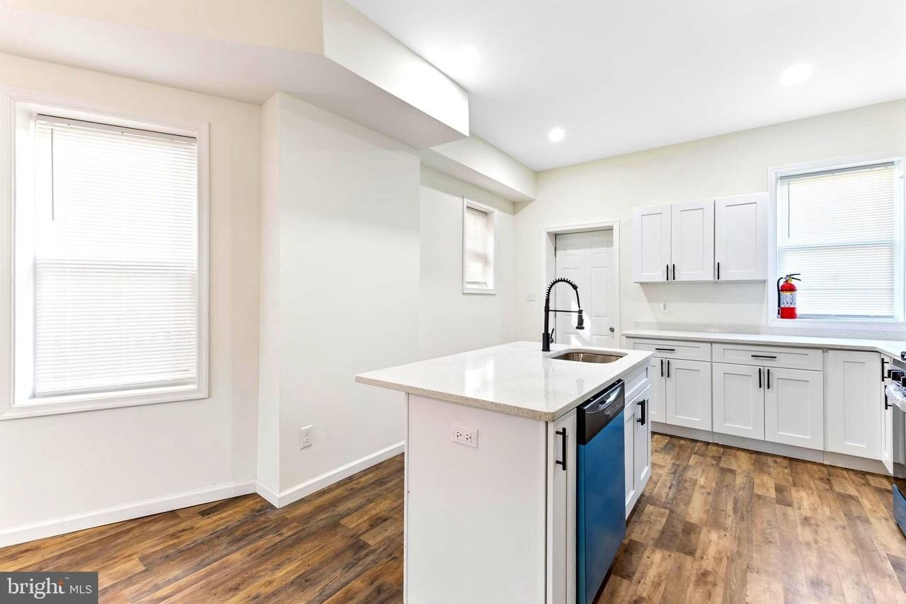 3324 Edmondson Ave - Photo 5 of 37