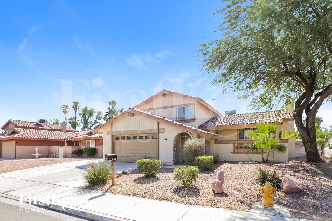 5341 Supai Dr - Photo 2 of 16