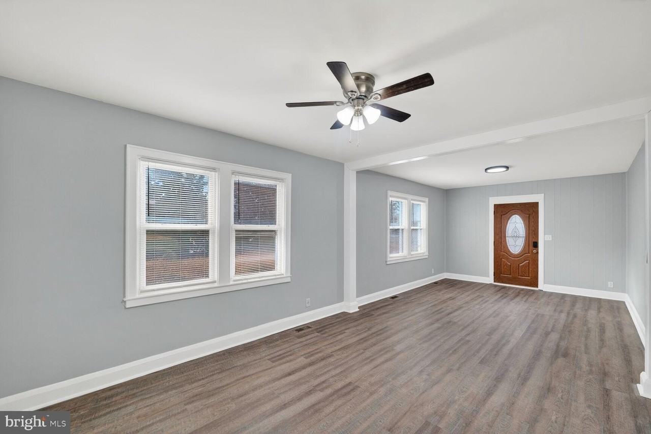 1955 WALNUT - FIRST LEVEL Avenue - Photo 4 of 14