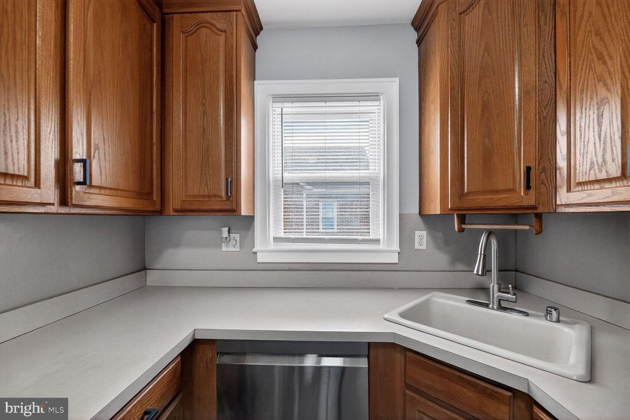 1955 WALNUT - FIRST LEVEL Avenue - Photo 6 of 14