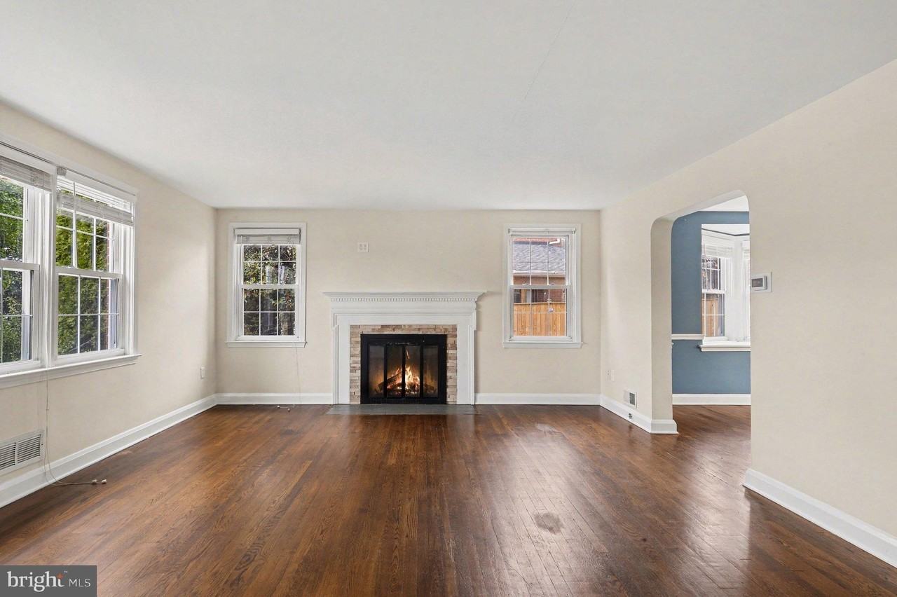 1546 Putty Hill Ave - Photo 2 of 26