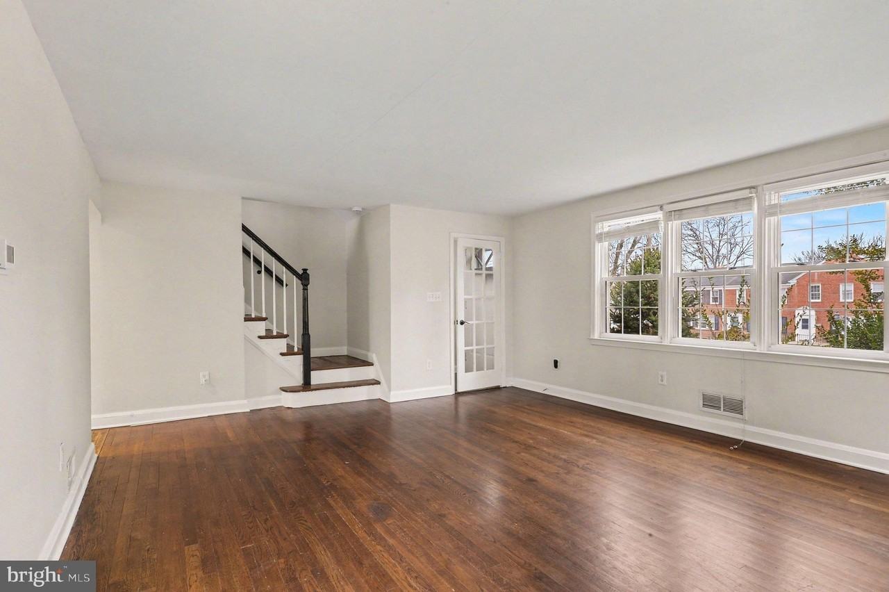 1546 Putty Hill Ave - Photo 4 of 26