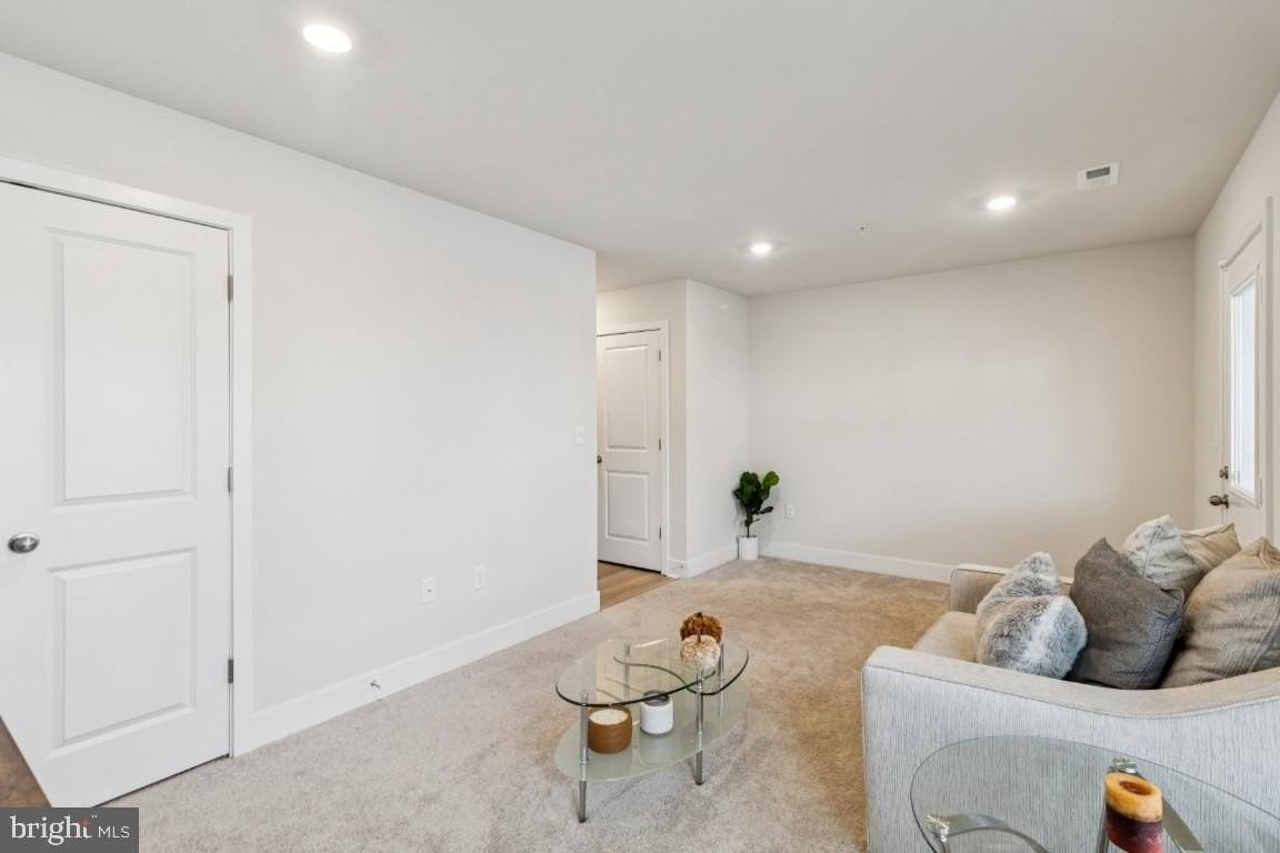 10939 Drummond Pl - Photo 6 of 38