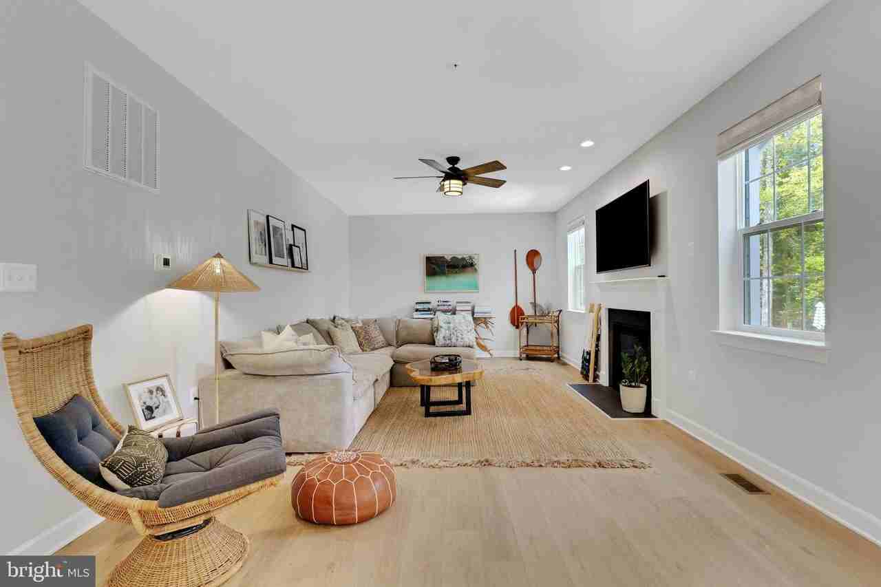 14720 Locust Ct - Photo 3 of 41