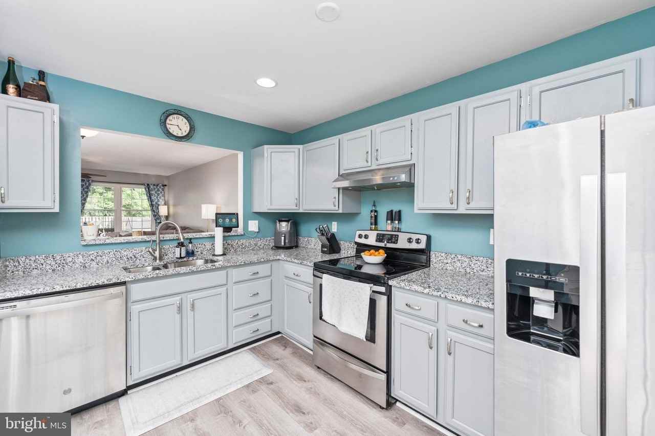 1954 Millington Sq - Photo 7 of 25