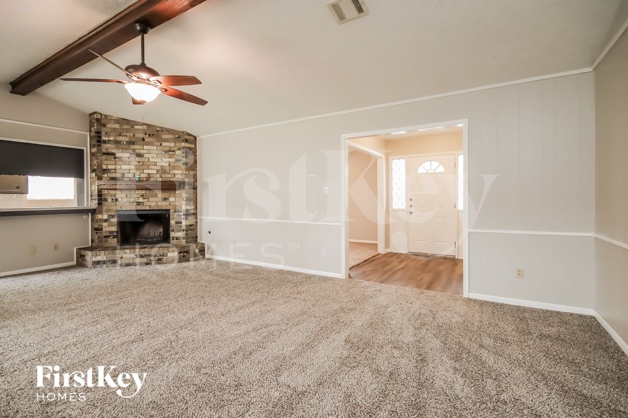 4515 Tuscarora St - Photo 3 of 16