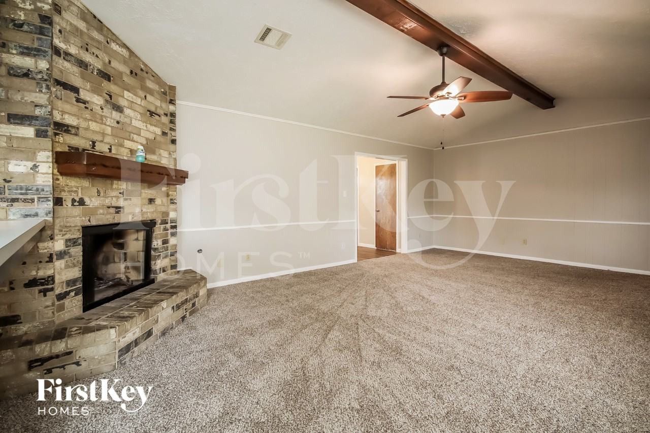 4515 Tuscarora St - Photo 4 of 16