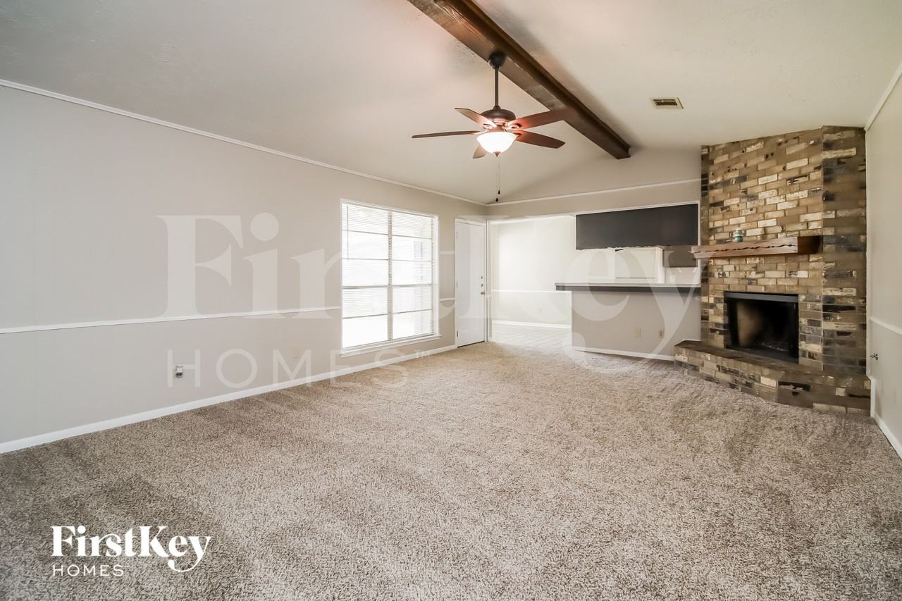 4515 Tuscarora St - Photo 5 of 16