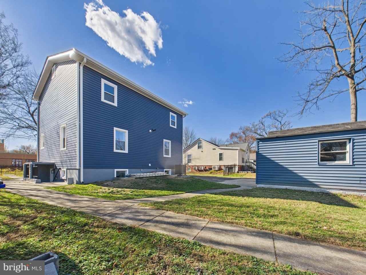 5010 Pierce Ave - Photo 6 of 36