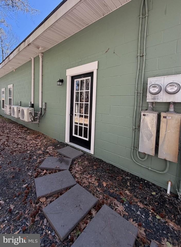 17476 Piney Point Rd Apt 12 - Photo 2 of 10