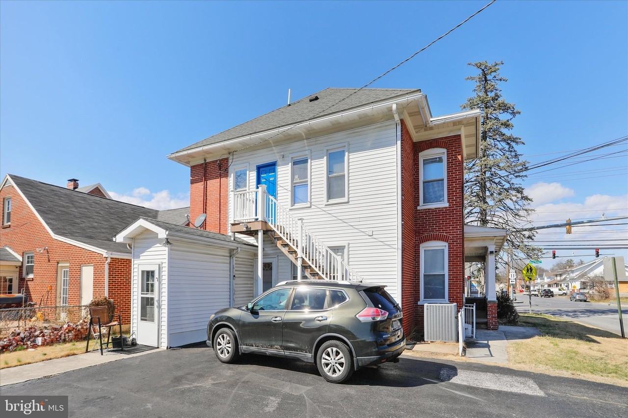 17439 Virginia Ave 2nd Fl - Photo 5 of 26