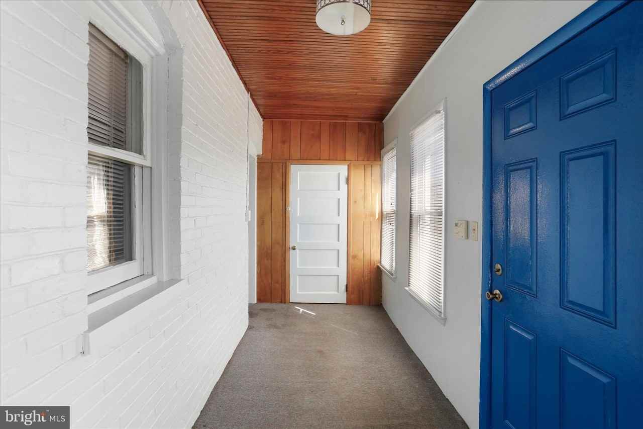 17439 Virginia Ave 2nd Fl - Photo 7 of 26