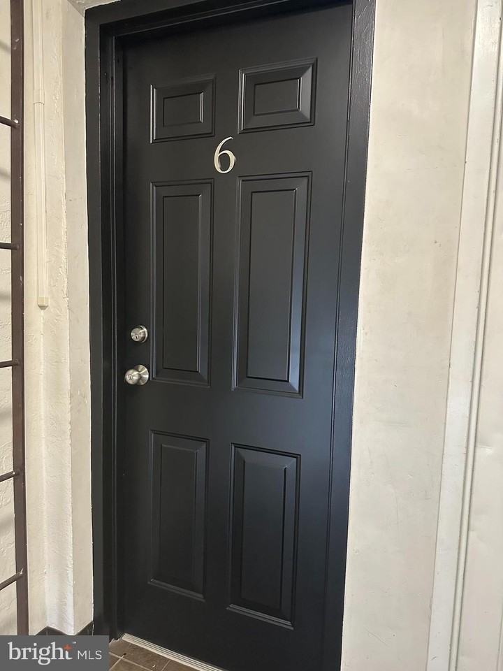 517 Morgan Ave Unit 6 - Photo 2 of 17