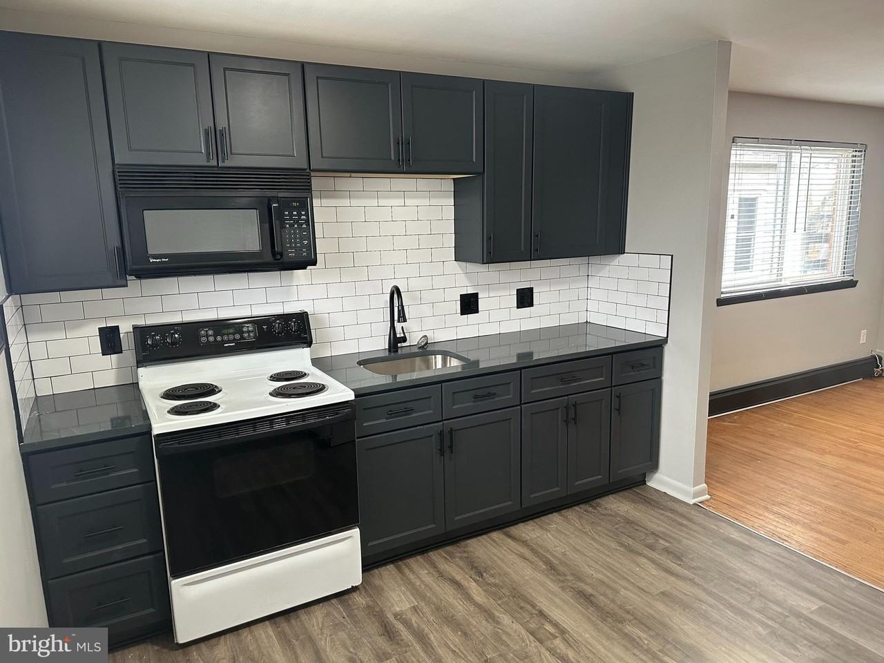 517 Morgan Ave Unit 6 - Photo 5 of 17