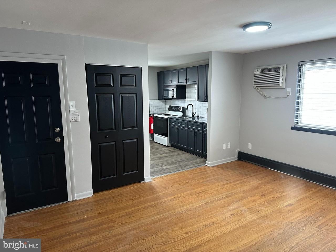 517 Morgan Ave Unit 6 - Photo 6 of 17