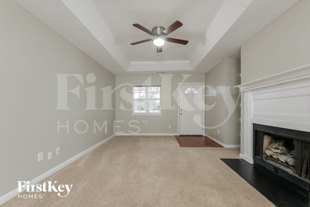 400 Loneoak Dr - Photo 3 of 15