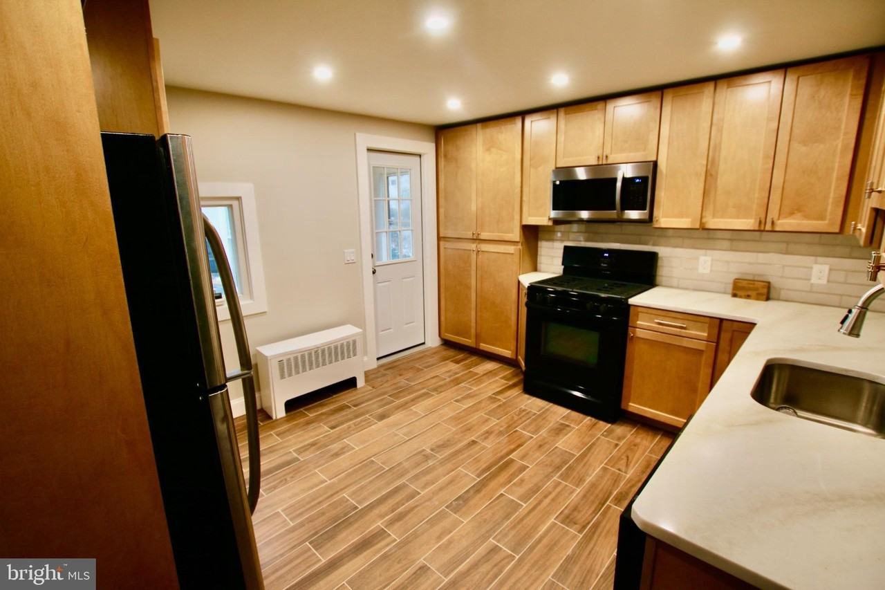 109 Washington St - Photo 5 of 24