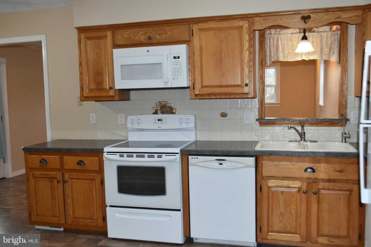 501 Mulberry Dr - Photo 3 of 21