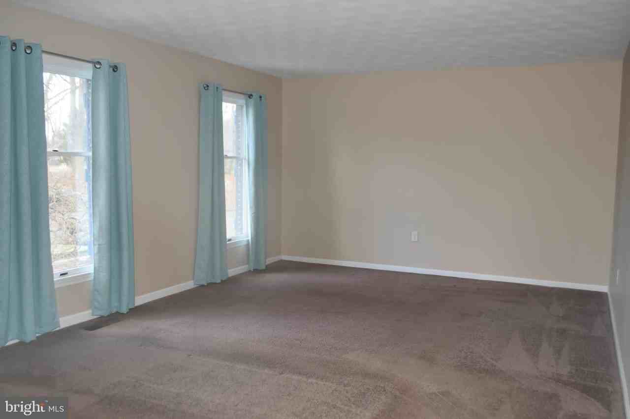 501 Mulberry Dr - Photo 6 of 21