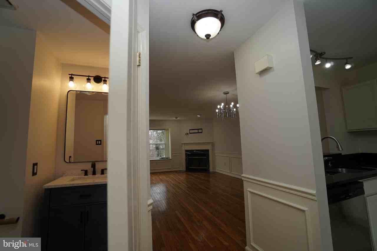 2000 Harvard Dr - Photo 4 of 45