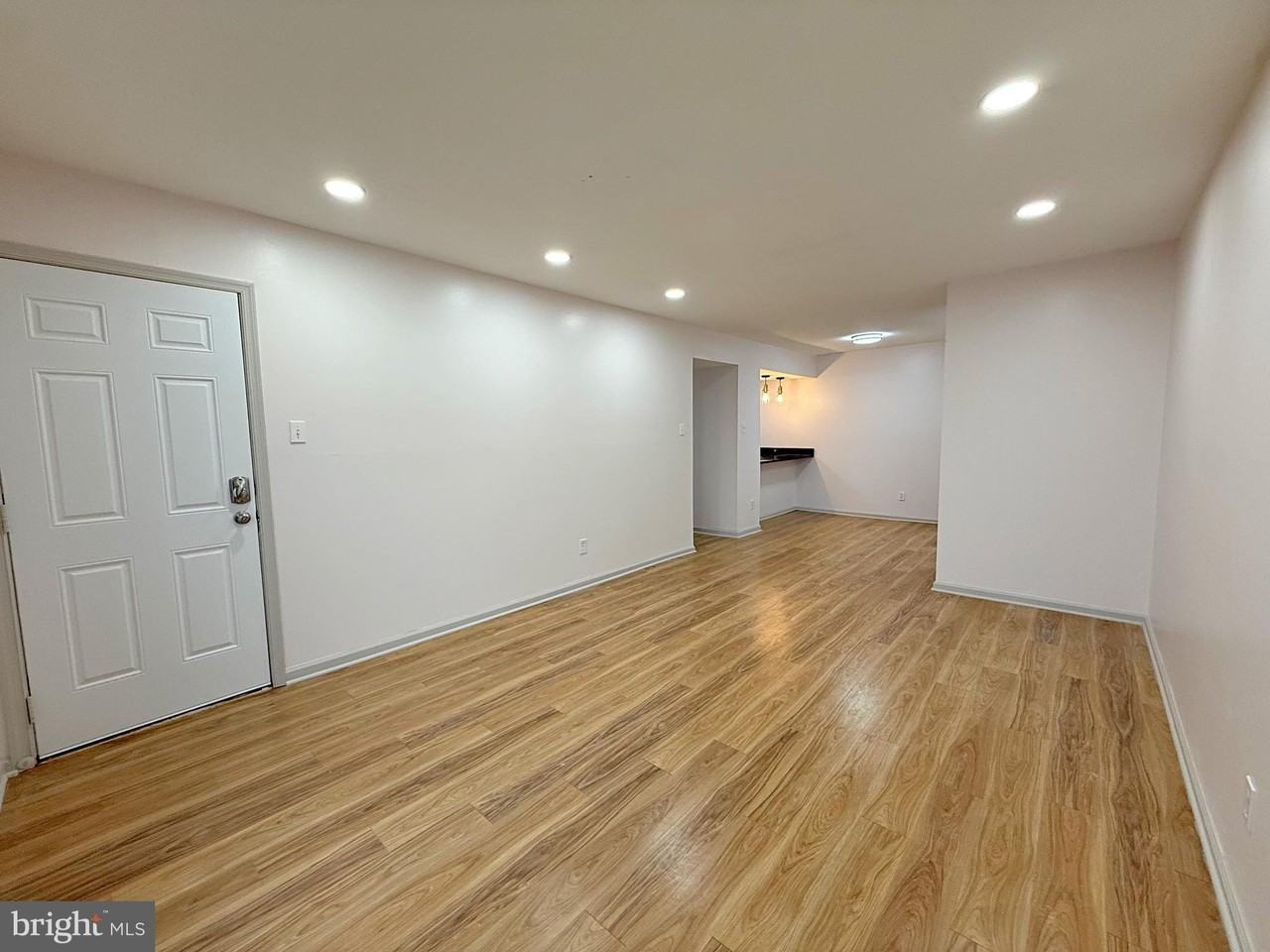 150 Berwick Pl Unit 22a - Photo 4 of 17