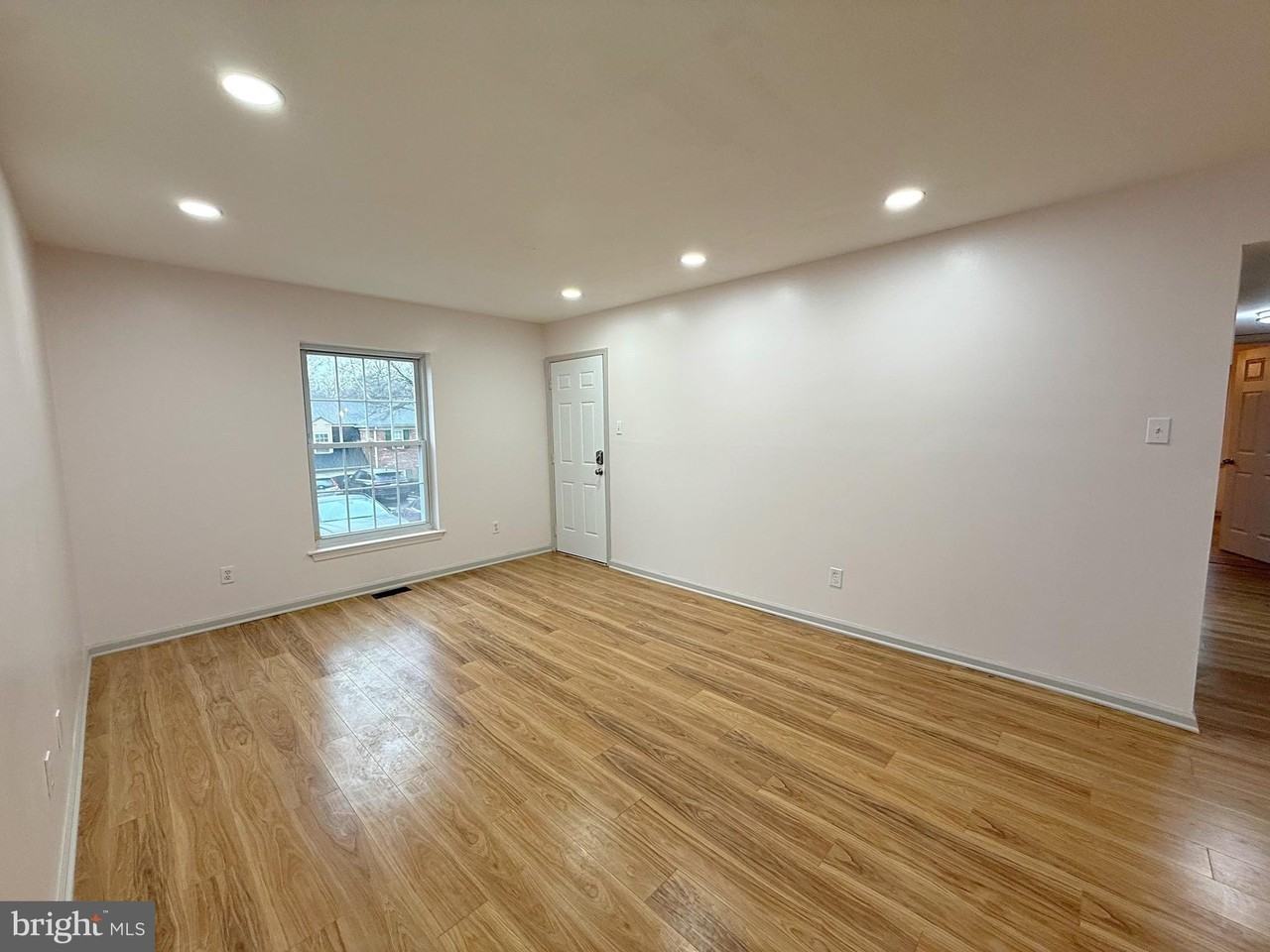 150 Berwick Pl Unit 22a - Photo 5 of 17