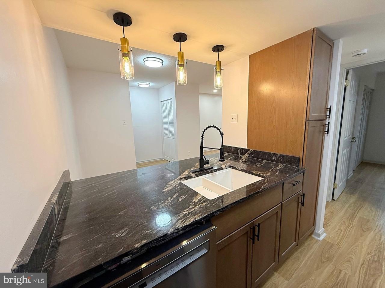 150 Berwick Pl Unit 22a - Photo 7 of 17