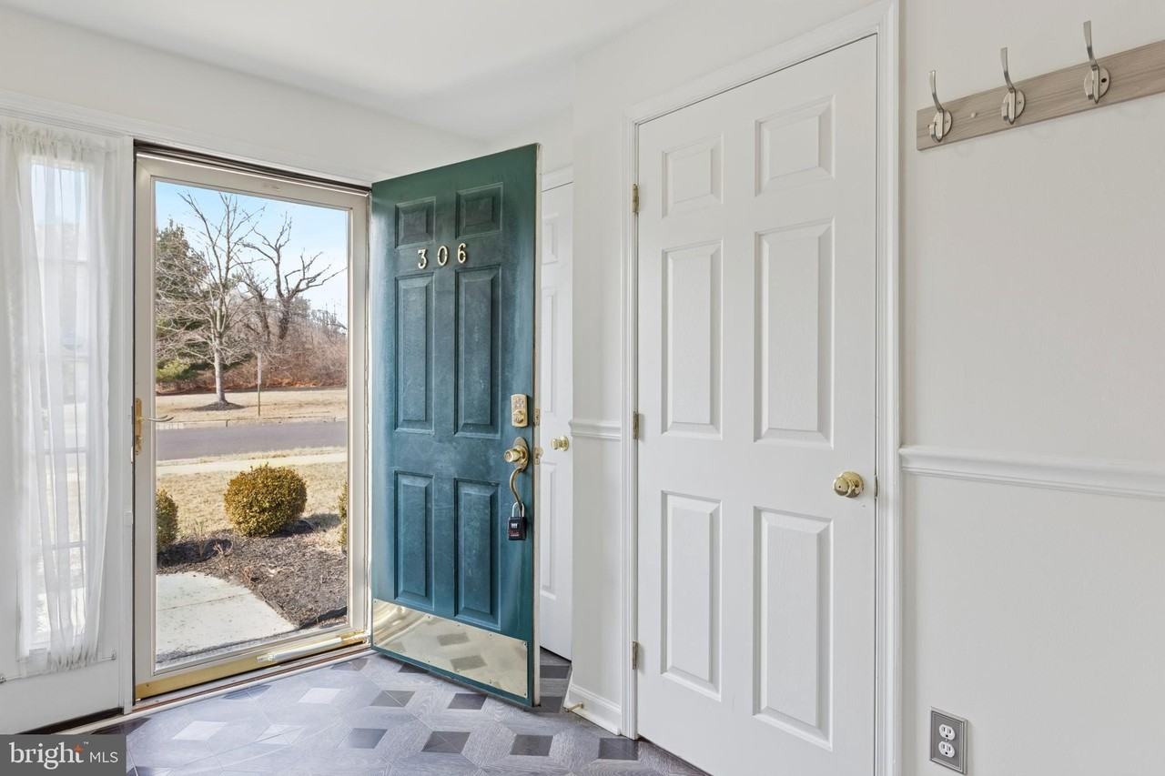 306 General Hancock Blvd - Photo 3 of 26