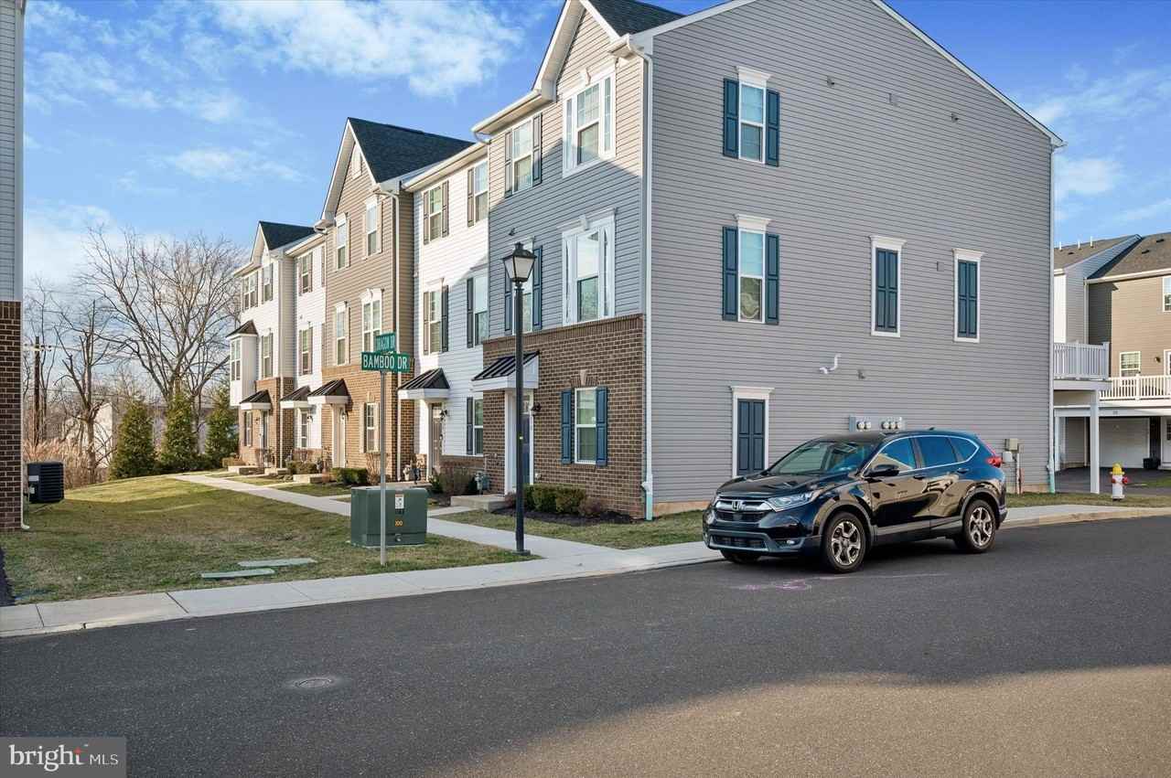 214 Bamboo Dr - Photo 2 of 25