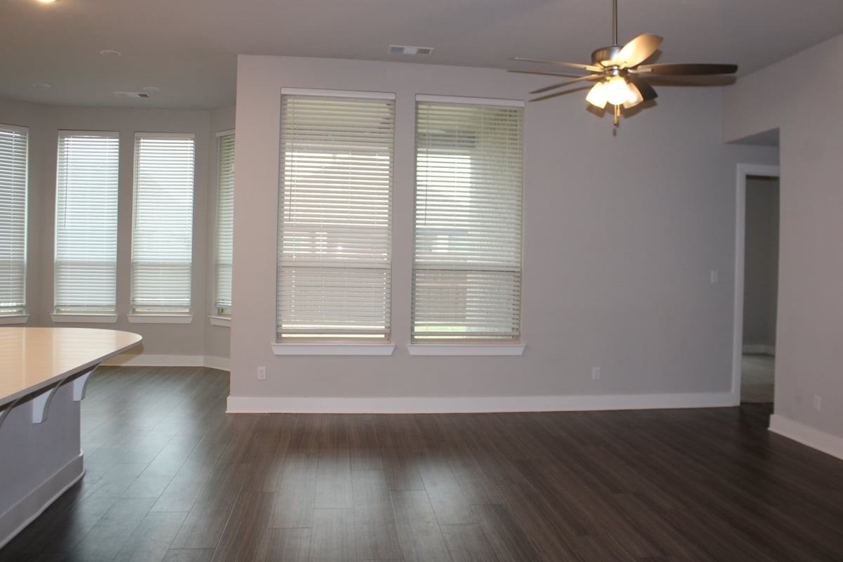 3104 Armstrong Ave - Photo 5 of 19