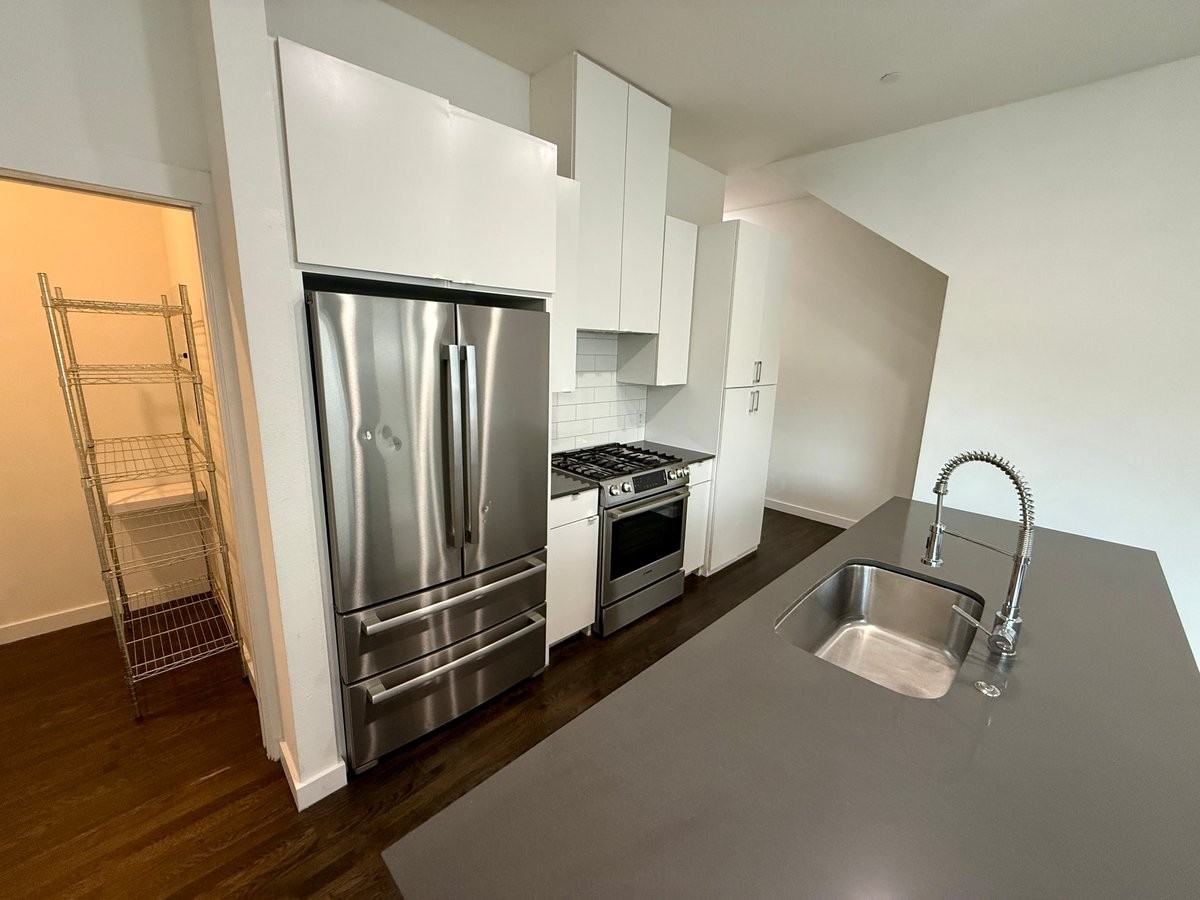 4211 Delano Pl #5B - Photo 7 of 18