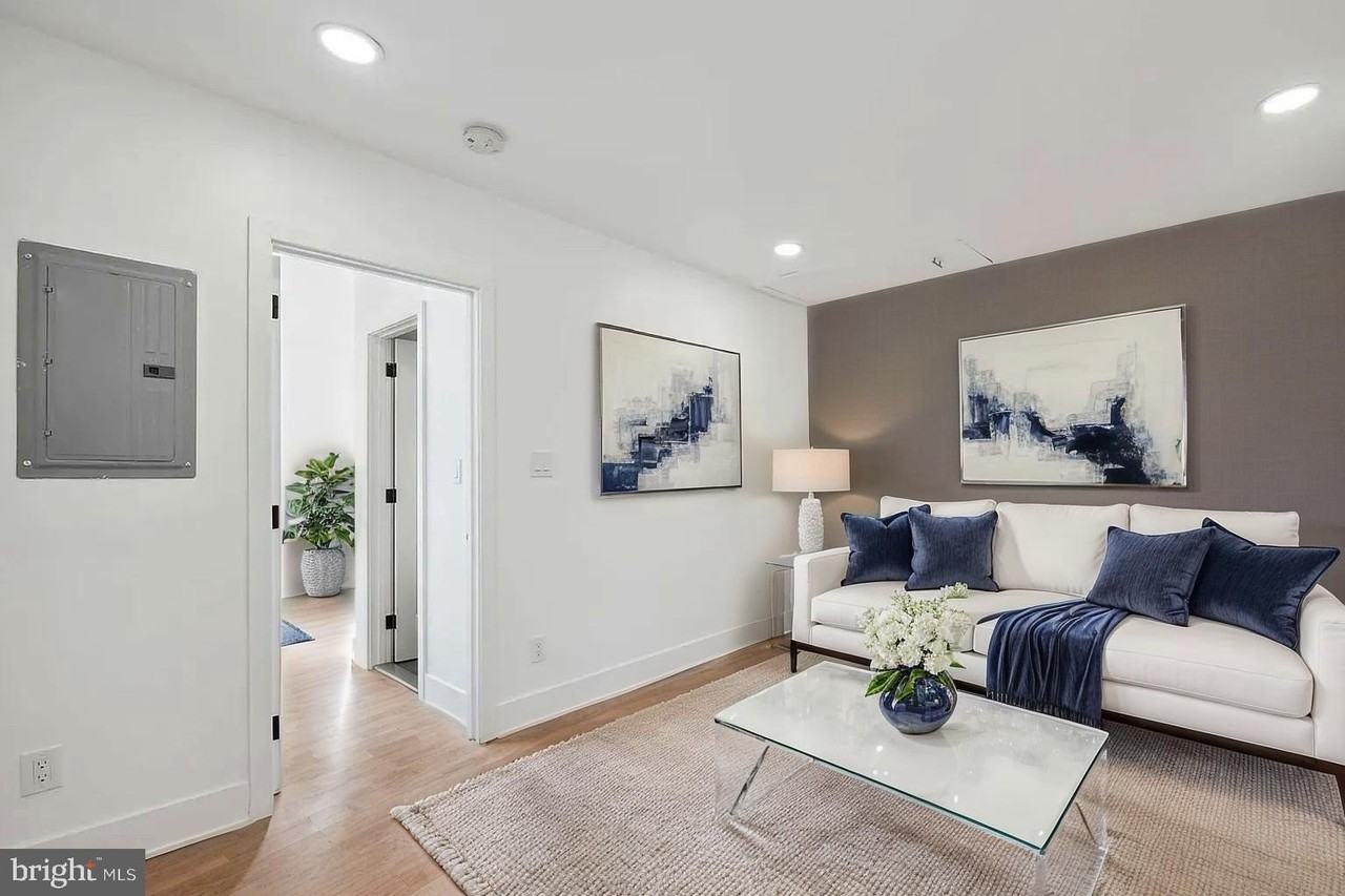 5043 Spruce St Unit 3 - Photo 6 of 13