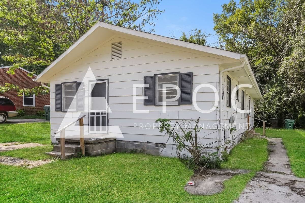 912 Richland St #A - Photo 3 of 16