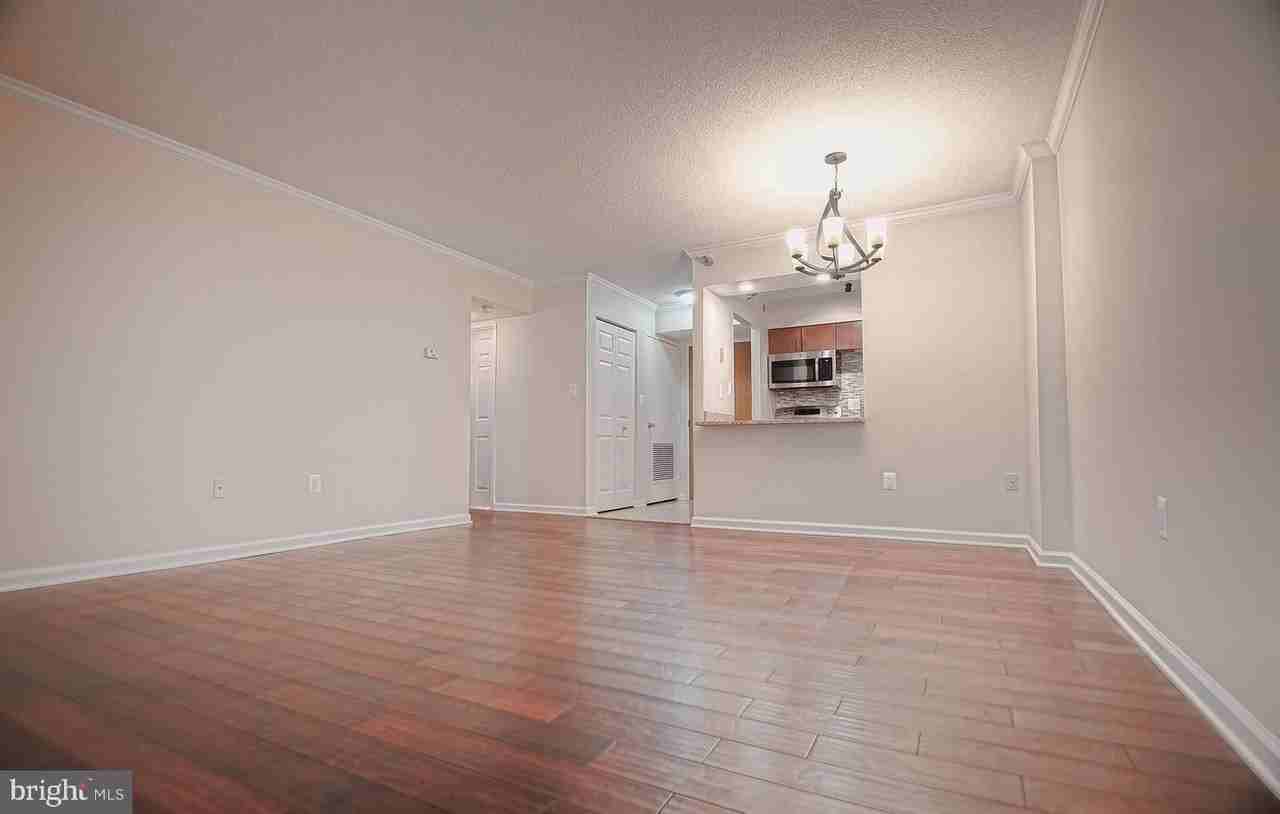 1808 Old Meadow Rd Apt 702 - Photo 7 of 19