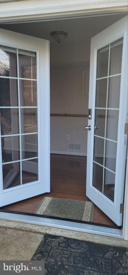 5076 Highbourne Ln - Photo 2 of 16